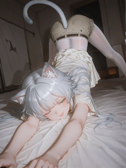 关于猫猫来到我家这档子事 <strong><strong>明日</strong><strong>方舟</strong></strong>迷迭香 白丝yyds 萝莉