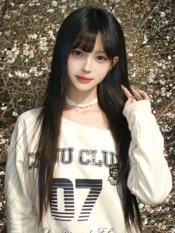 dy@一颗李建勋 你的眼里盛满细碎的月光 清冷感 黑长直 ootd穿搭 今天穿什么 chuu