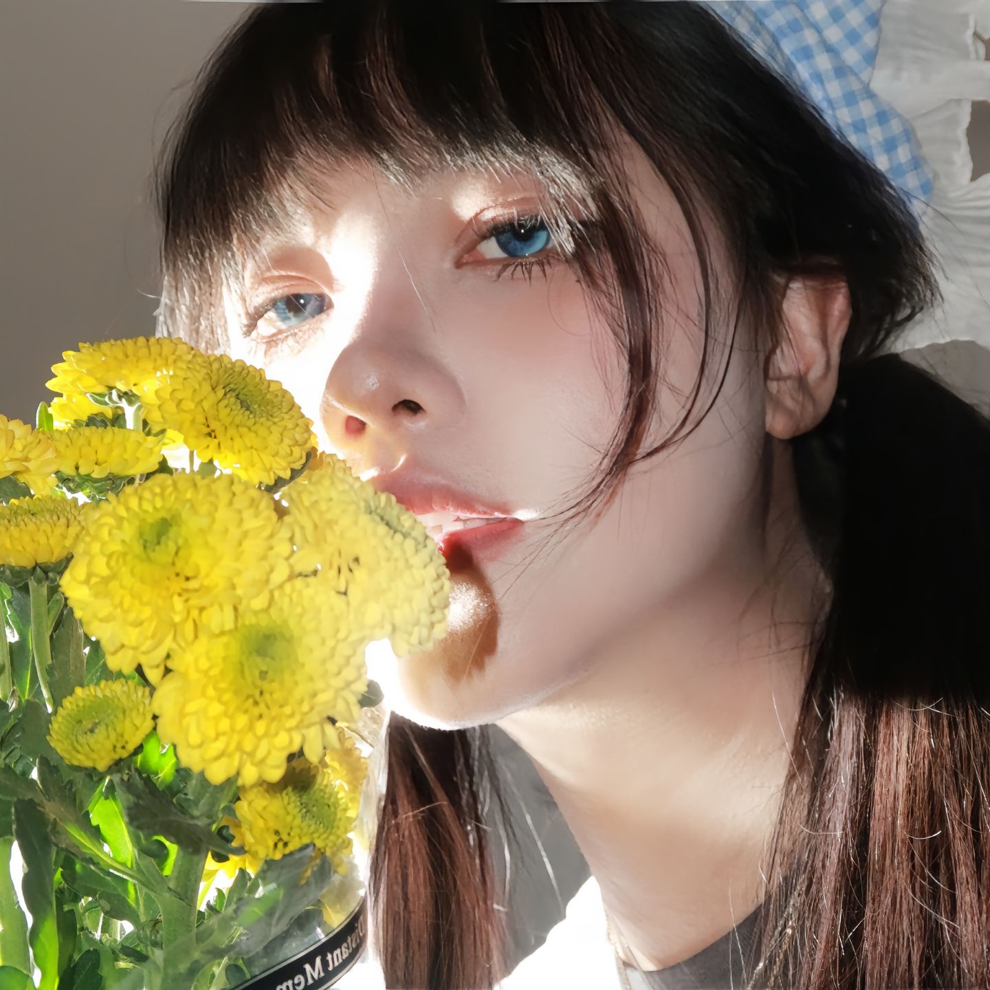 dy@奶盖哦 向春天。#怼脸拍 #拉近镜头 #氛围感 #侧颜