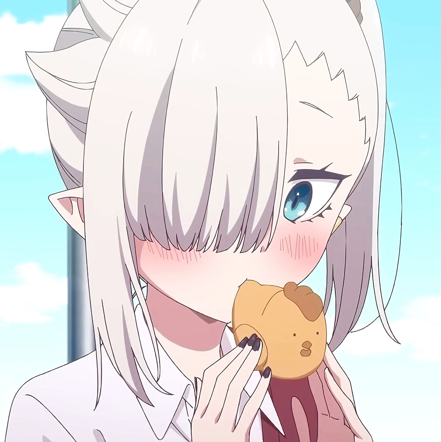 二次元动漫高清头像 不擅长吸血的吸血鬼